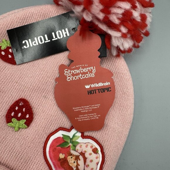 Strawberry Shortcake Peeking Pom Beanie Hat Pink New - Picture 3 of 3